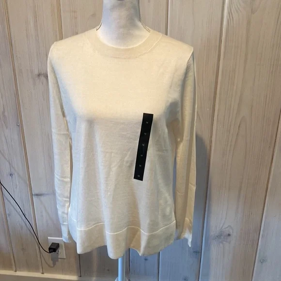 Cream merino wool Banana Republic sweater NWT - Picture 1 of 3